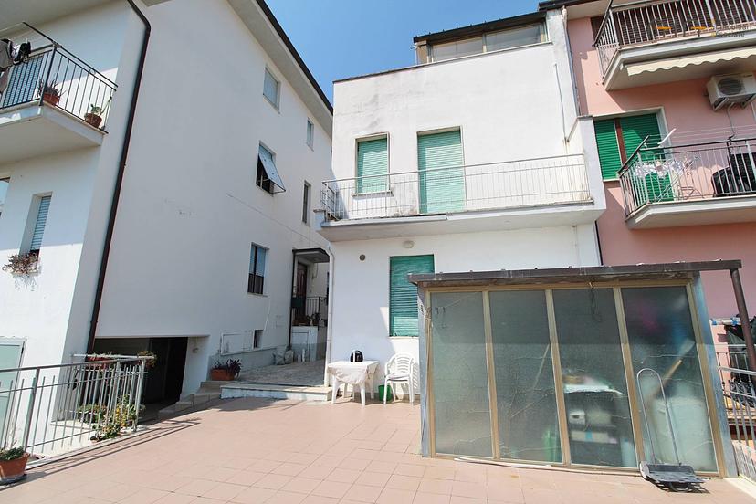 Casa indipendente in Via Adamello 22, San Benedetto del Tronto — foto 3 di 5