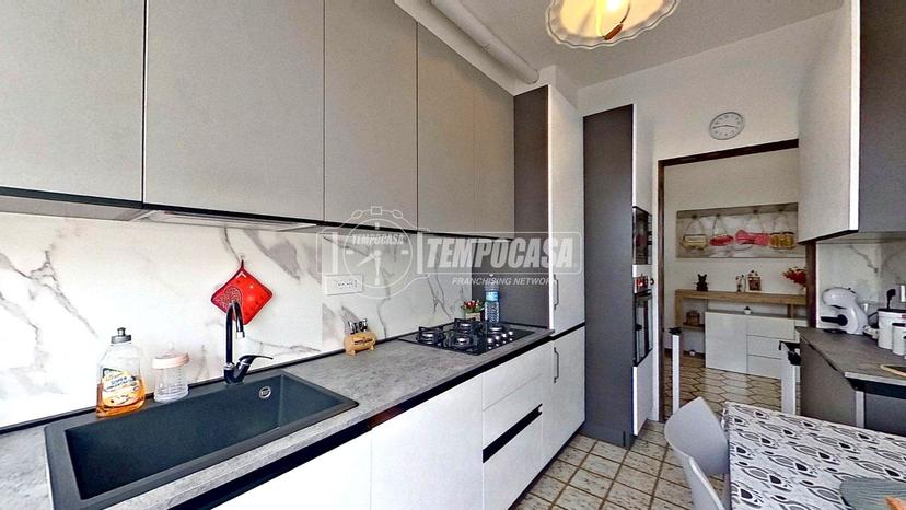 Trilocale in Via Alessandro Volta, Brugherio — foto 4 di 5