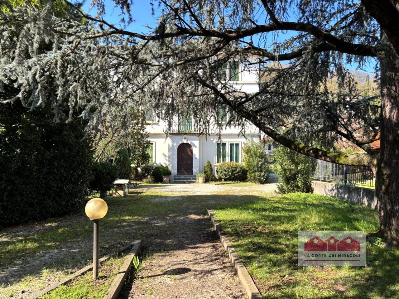 Casa indipendente in Via Roma, Costabissara
