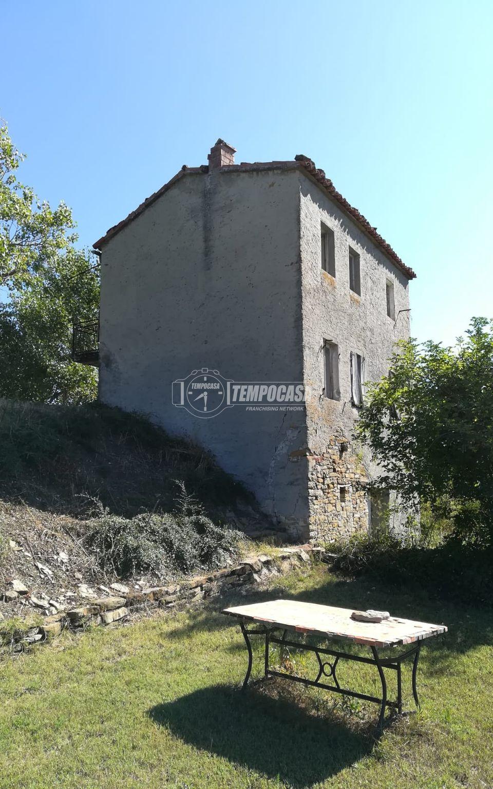 Casa indipendente in Frazione Recesio 1, Bettola