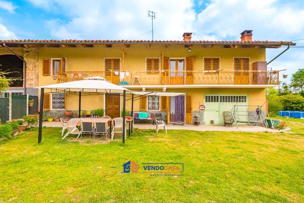 Villa in Frazione San Giovanni 113, Cherasco — foto 2 di 5
