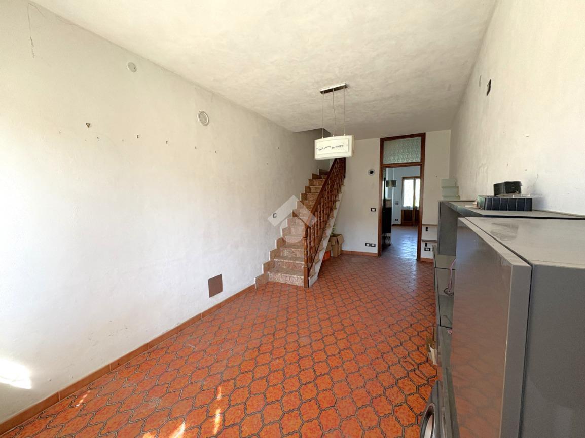 Casa indipendente in Frazione San Lorenzo 96, Santo Stefano Roero