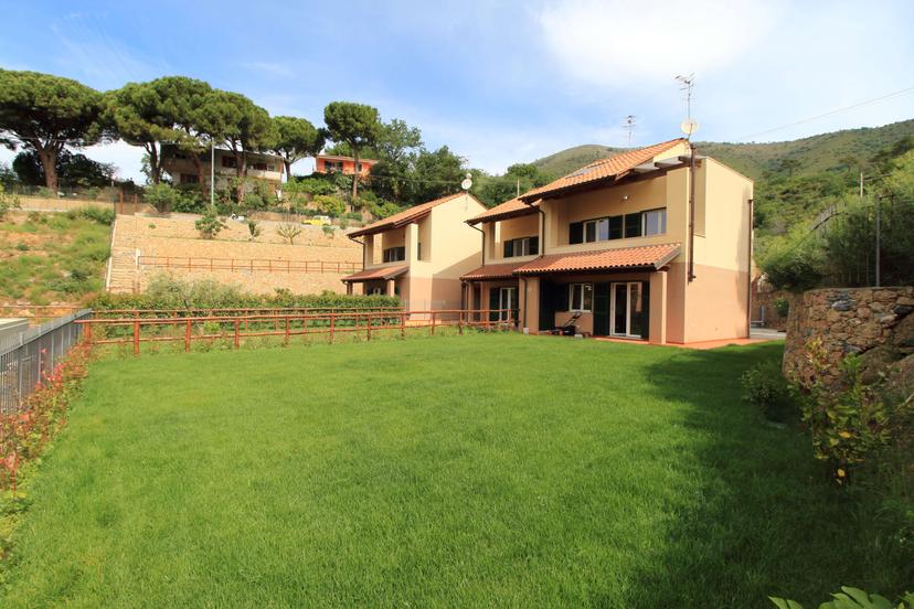 Villa a schiera in Via Raboa, Cisano sul Neva — foto 5 di 5