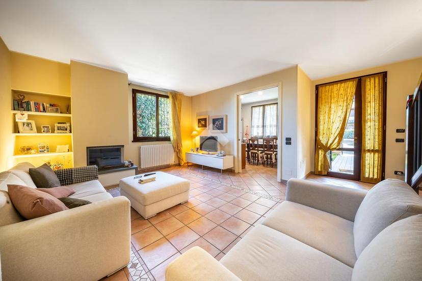 Villa a schiera in Via Secchia 10, Rubiera