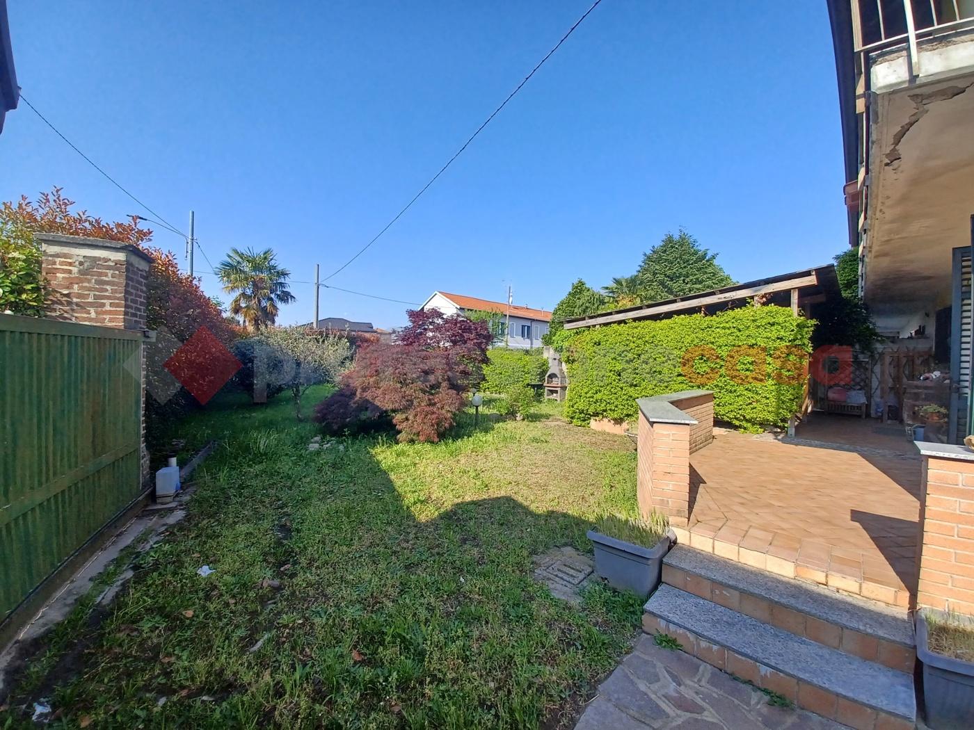 Casa indipendente in Via Verdi  110, Samarate