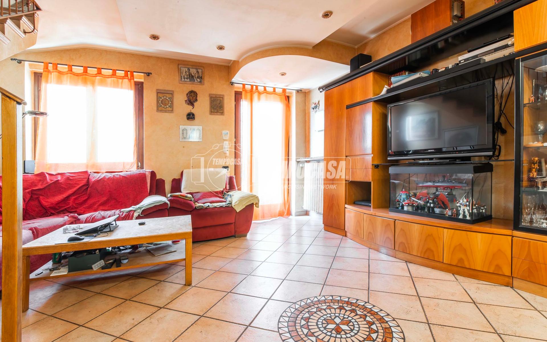 Casa indipendente in Via Castello 1, Lurago Marinone