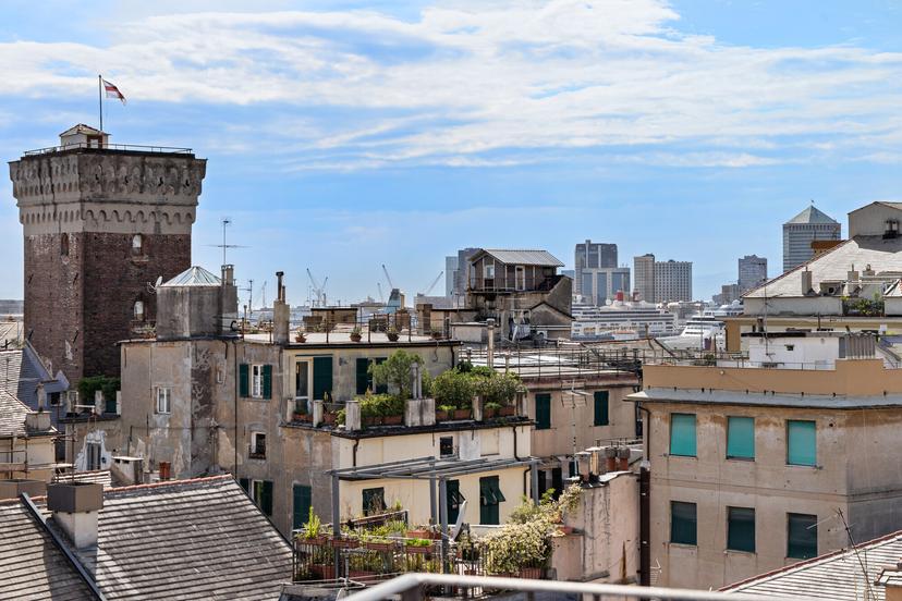 Quadrilocale in Via Lomellini 15, Genova