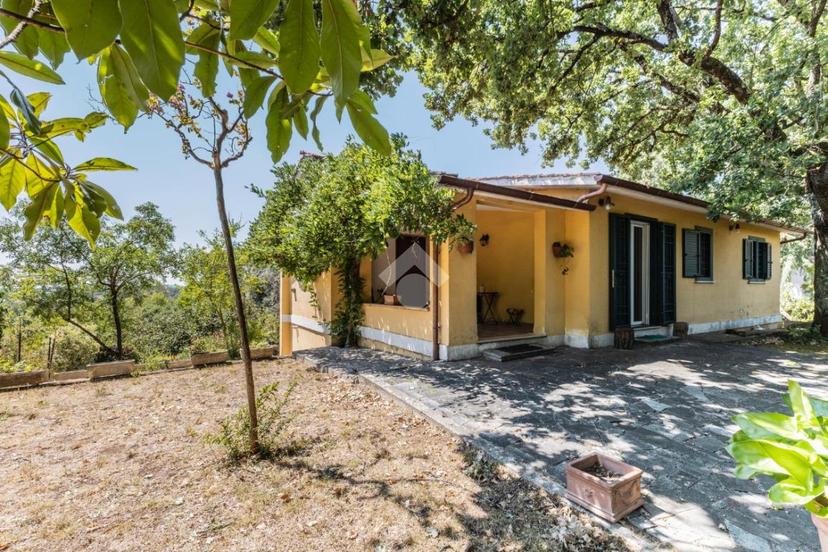 Villa in Via dei Pini 32, Sutri — foto 3 di 5