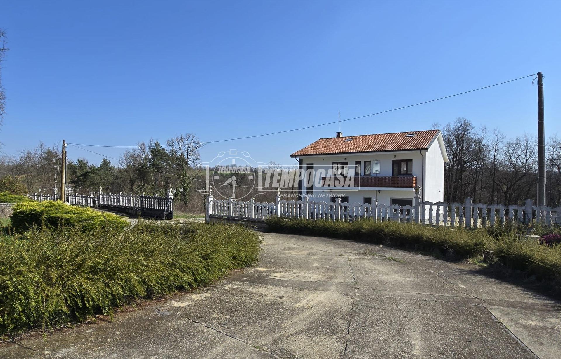 Villa a schiera in Località Baroli 23, Baldissero d'Alba