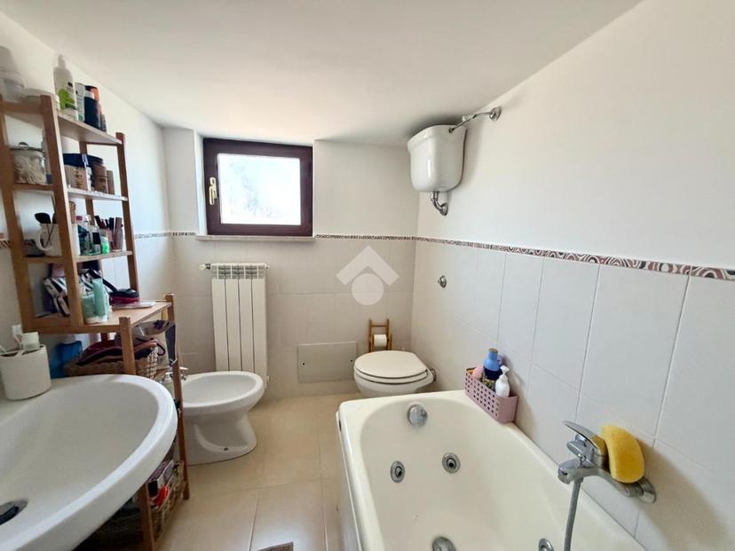 Trilocale in Via Circumvallazione Nord 28, Rotondi — foto 2 di 5