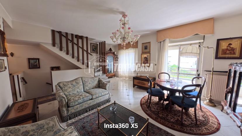 Villa a schiera in Via Epitaffio 84/Ville , Giugliano in Campania — foto 2 di 5