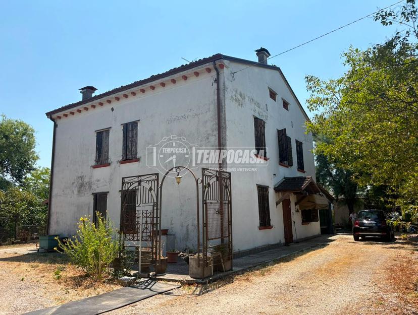 Casa indipendente in Via Diavolo 38, Mirandola — foto 3 di 5