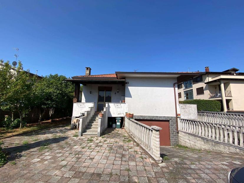Villa bifamiliare in Corso Umberto I° 326, Gambolò — foto 4 di 5