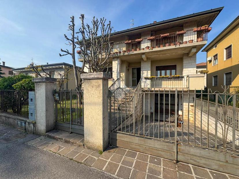 Villa in Via Leopardi 4, Bagnolo Mella — foto 2 di 5