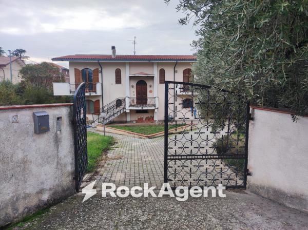 Villa in Via G. d'Annunzio 4, Catignano — foto 5 di 5