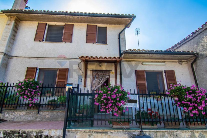 Casa indipendente in Frazione San Giovanni 9, Fabriano — foto 4 di 5