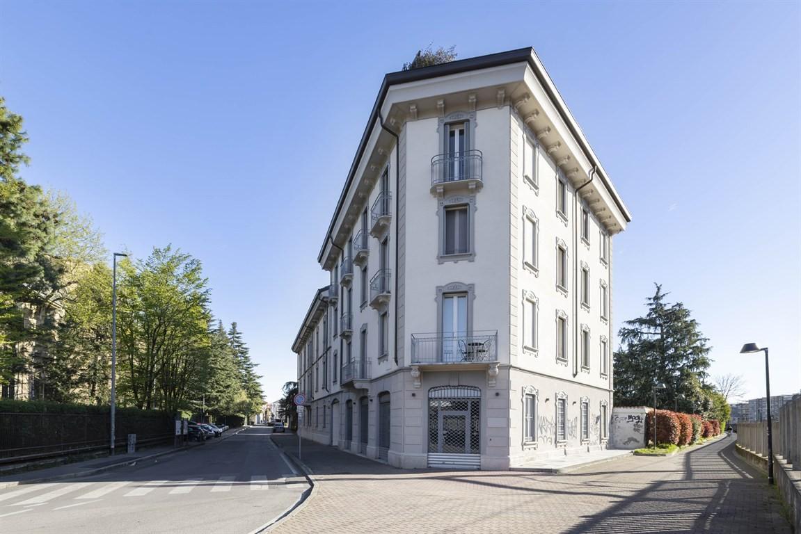 Quadrilocale in Via Durini 19, Monza