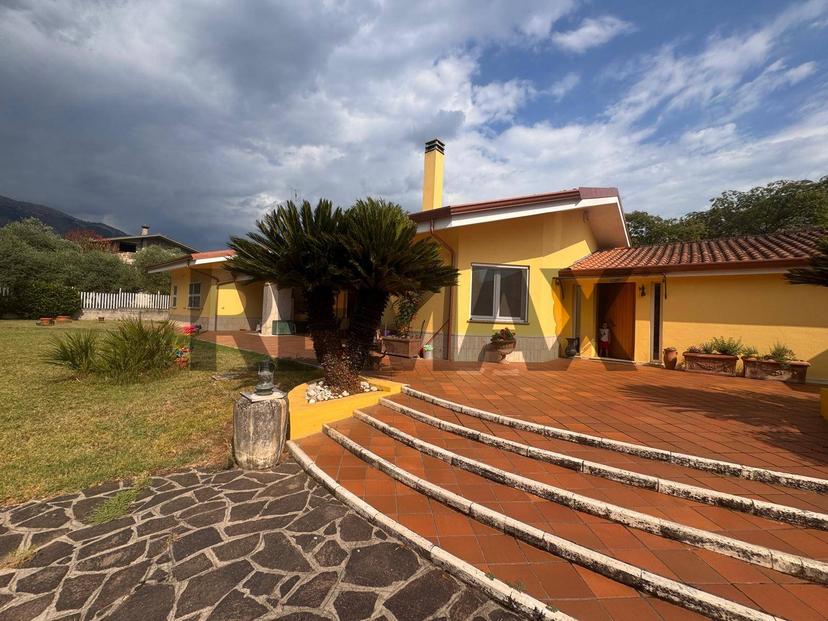 Casa indipendente, Cervaro