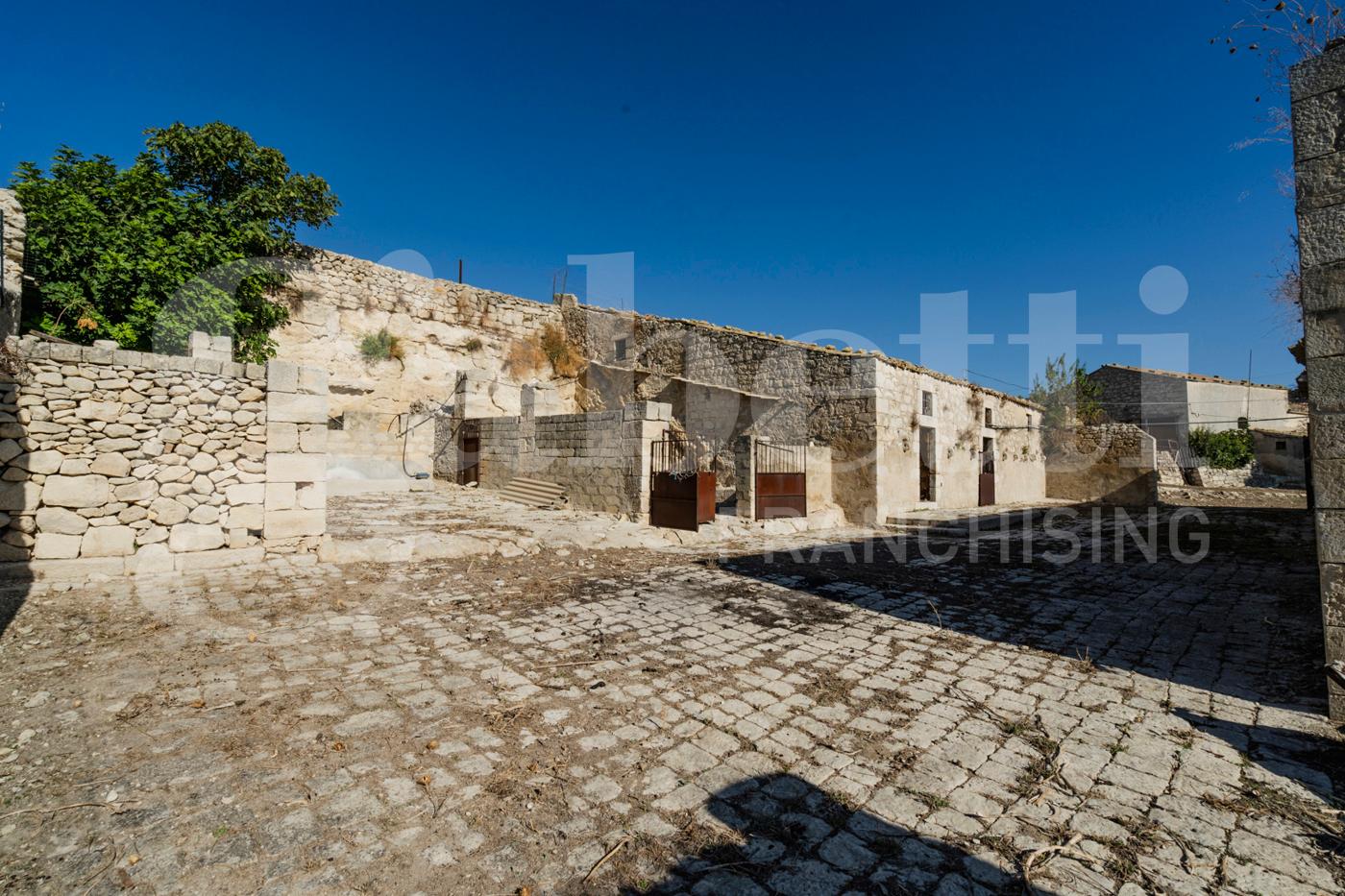 Masseria in C.da Carbonaro Snc, Rosolini