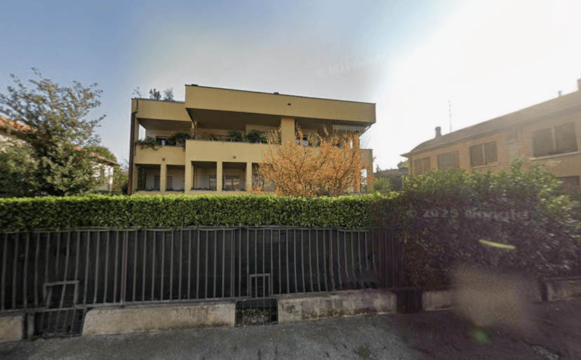Stanza in appartamento in Via Giacomo Puccini, Monza