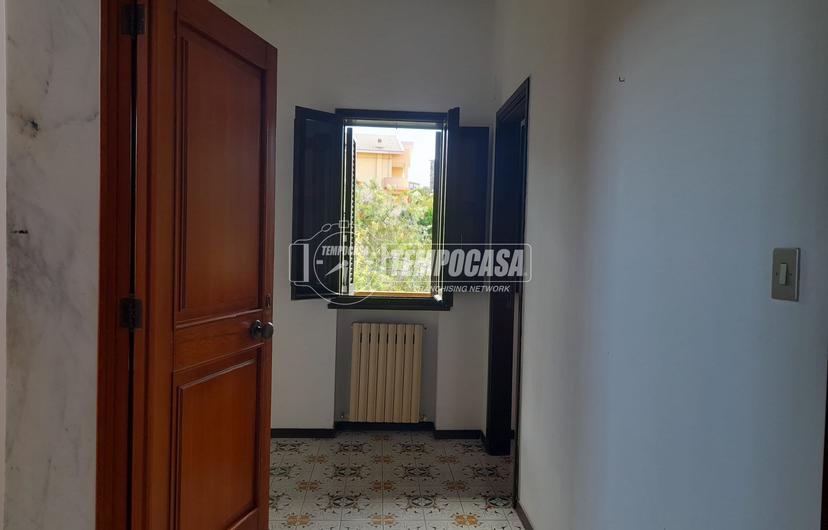 Quadrilocale in Viale delle Accademie Vibonesi 30, Vibo Valentia — foto 3 di 5