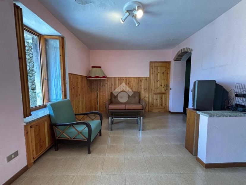 Trilocale in Via Sottoripa 8, Bracca — foto 3 di 5