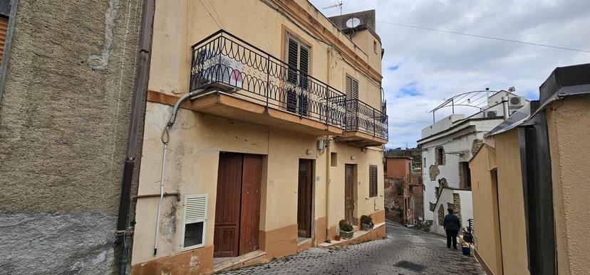 Casa indipendente, Rodì Milici — foto 2 di 5