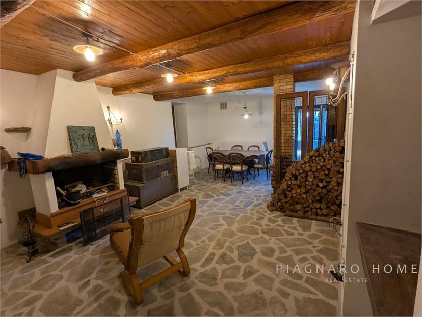 Casa indipendente, Zeri — foto 2 di 5