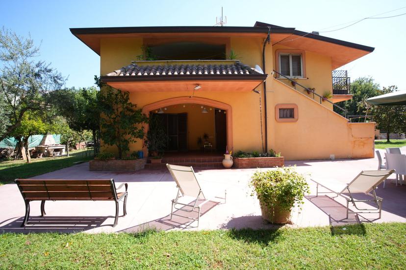 Villa bifamiliare in Via Molinello Snc, San Vittore del Lazio — foto 3 di 5