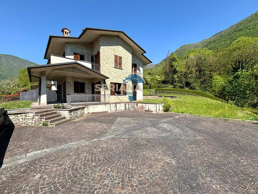 Villa a schiera in Via Favallo, Albino — foto 3 di 5