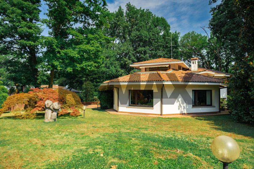 Villa in Via Lambro 52, Lesmo