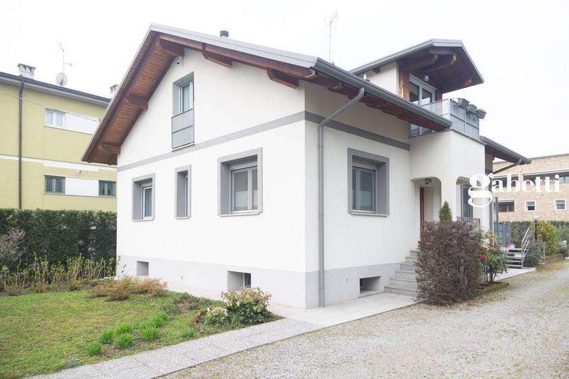 Villa in Via Fratelli Cernuschi 2/Bis, Merate — foto 5 di 5