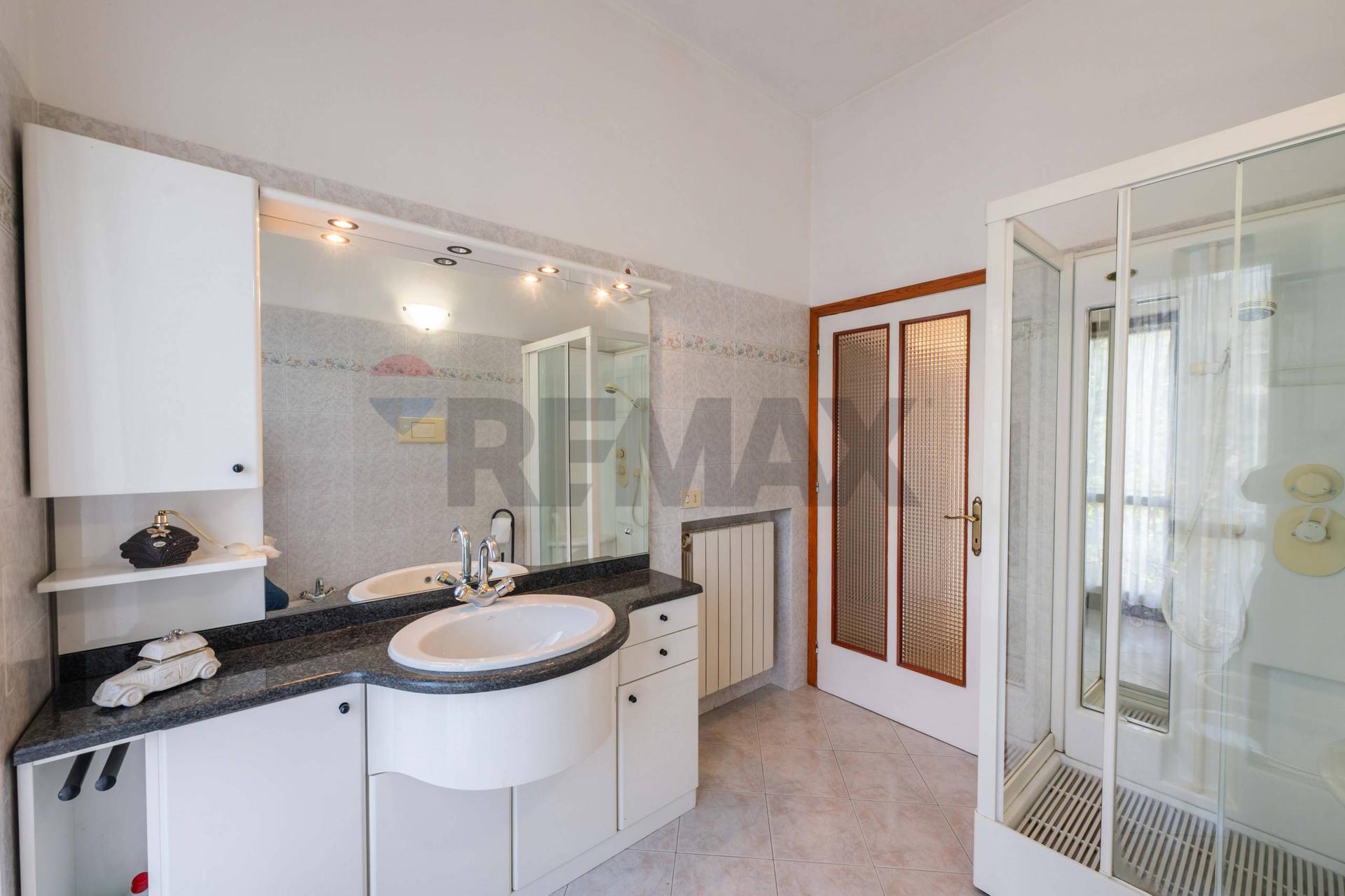 Villa in Via San Rocco 5, Levate