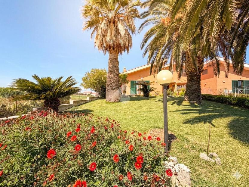 Villa in Contrada Colle della Torre, Termoli — foto 3 di 5