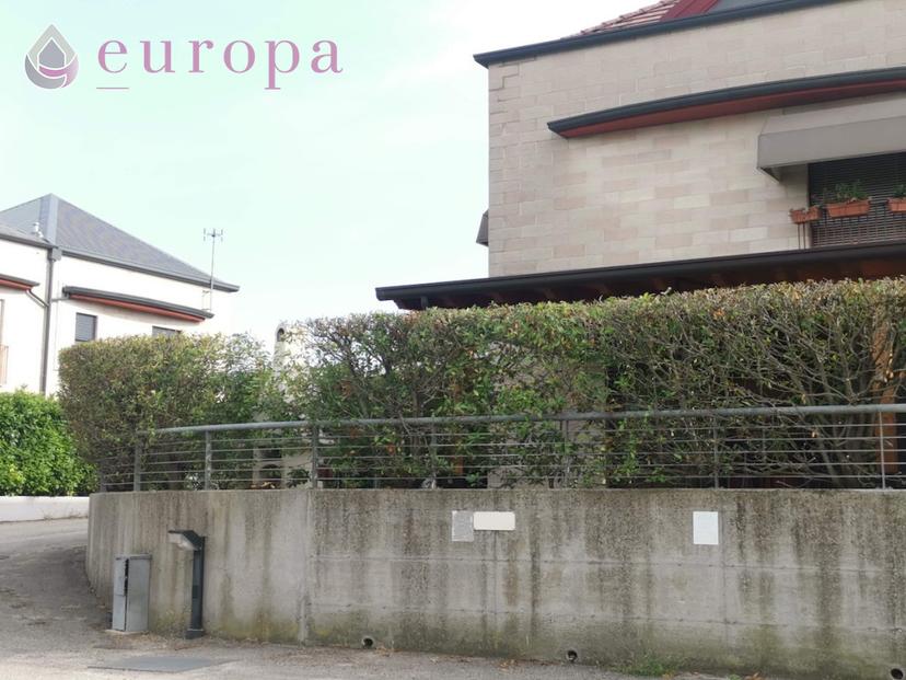 Porzione di villa in Piazza Valle, Pordenone — foto 2 di 5