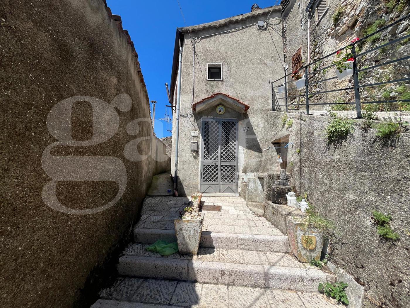 Casa indipendente in Via Elci, San Gregorio Matese