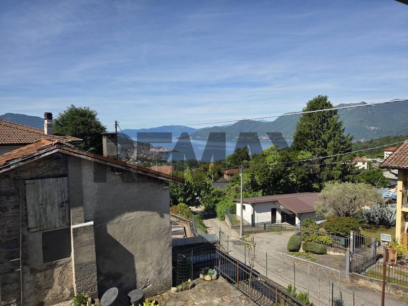 Casa indipendente in Via Roggiolo 170, Luino