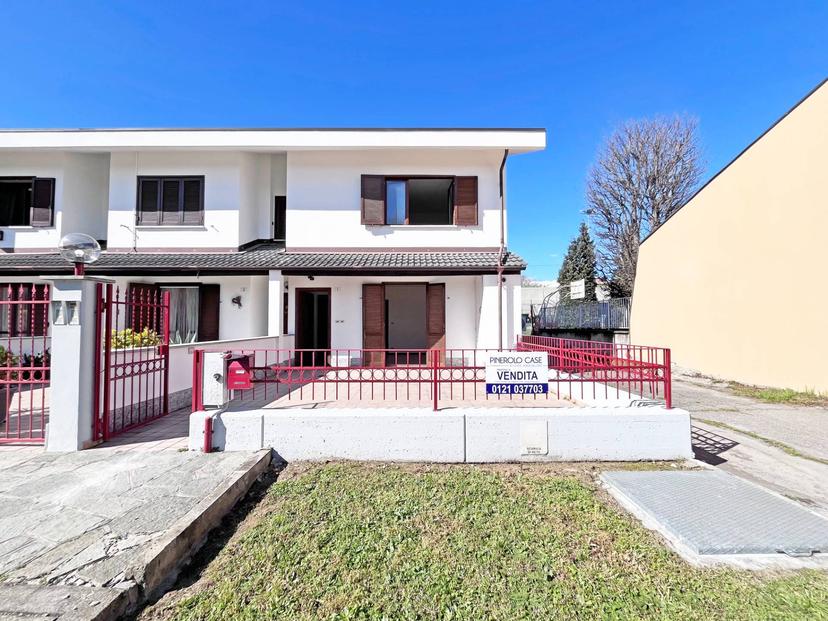 Casa indipendente in Piazza Aldo Moro 1, Pinerolo — foto 5 di 5
