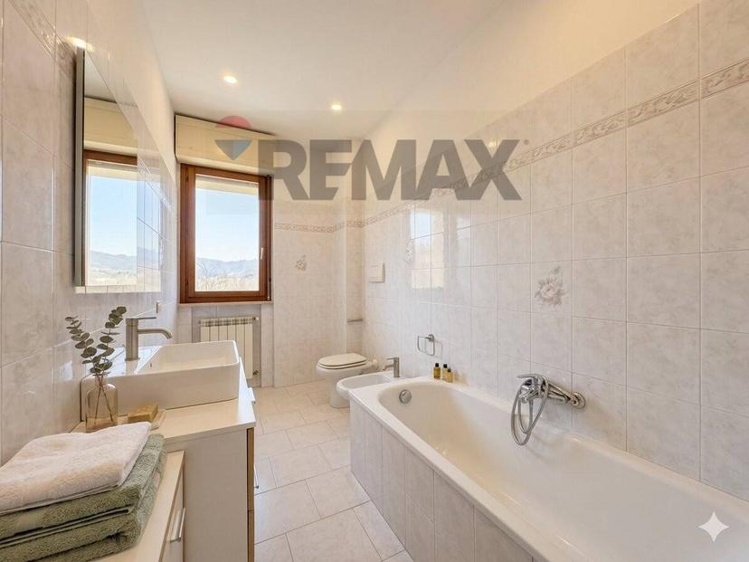 Quadrilocale in Via II Giugno 38 38, Novafeltria — foto 3 di 5