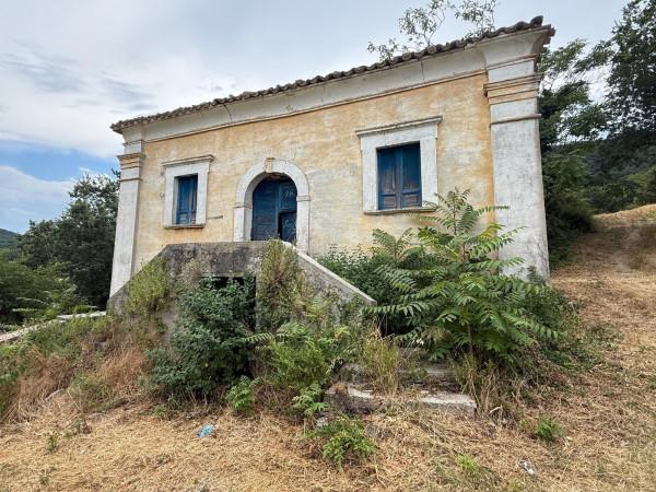 Masseria in Contrada Montagna, Archi