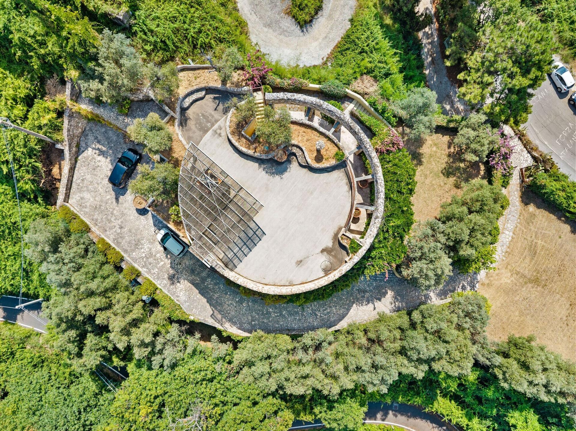 Villa unifamiliare, Montignoso