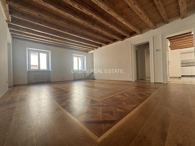 Appartamento in Via Trento 9, Trieste