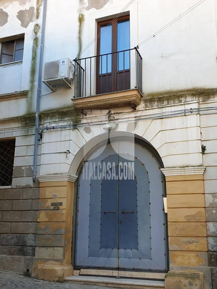 Trilocale in Via Cavour, Crotone
