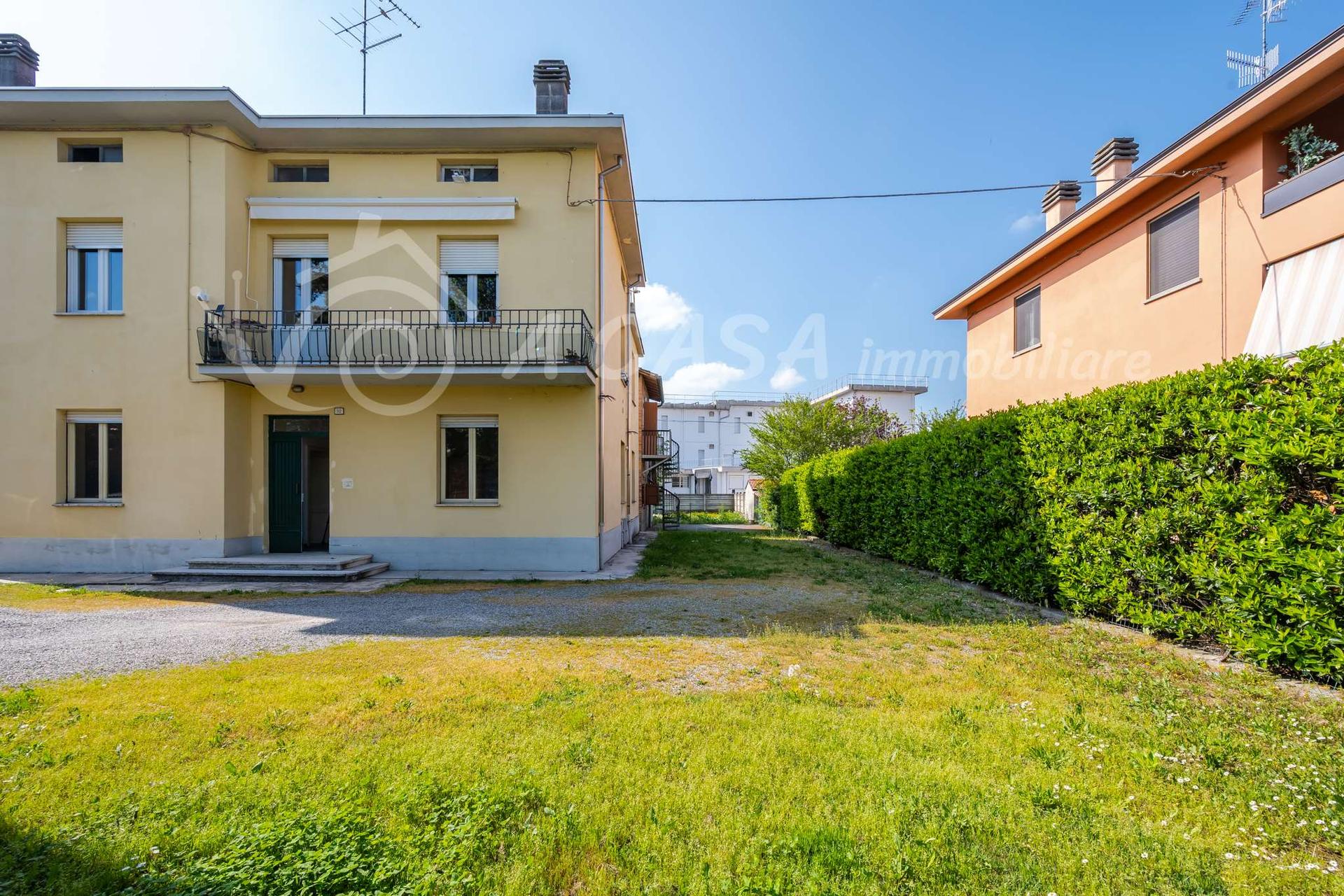 Porzione di villa in Via Calestano  32, Felino