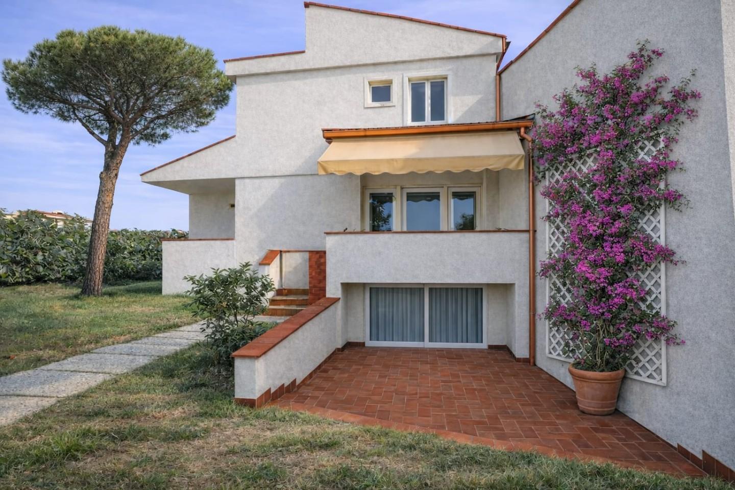 Villa a schiera, Rosignano Marittimo