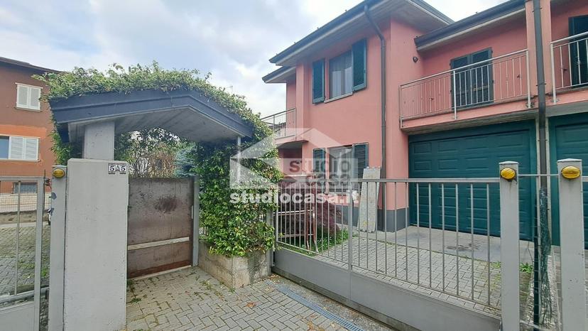 Villa a schiera in Via Brusocchi, Fornovo San Giovanni — foto 3 di 5