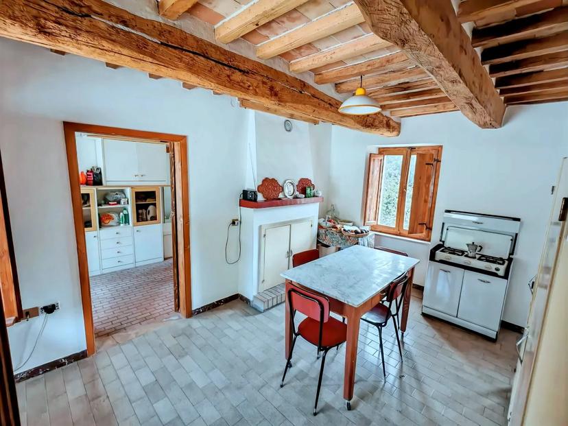 Appartamento in Frazione Cartoceto, Pergola
