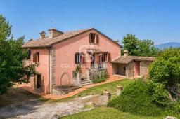Villa in Via San Donnino 01/02, Peglio
