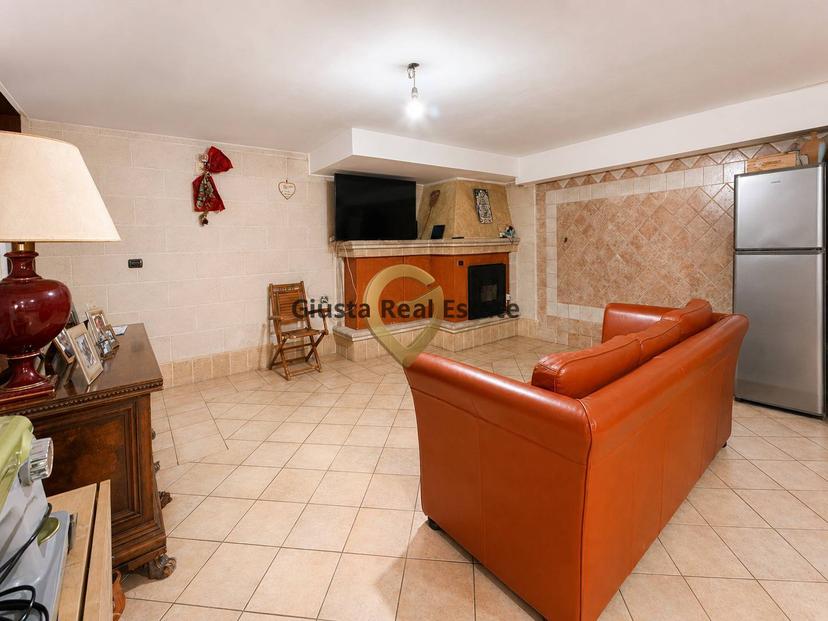 Casa indipendente in Via Valle d'Aosta, San Pietro Vernotico — foto 4 di 5