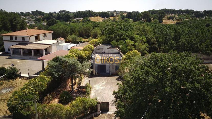 Casa indipendente in C.da Monte Cavaliere Snc, Martina Franca — foto 2 di 5